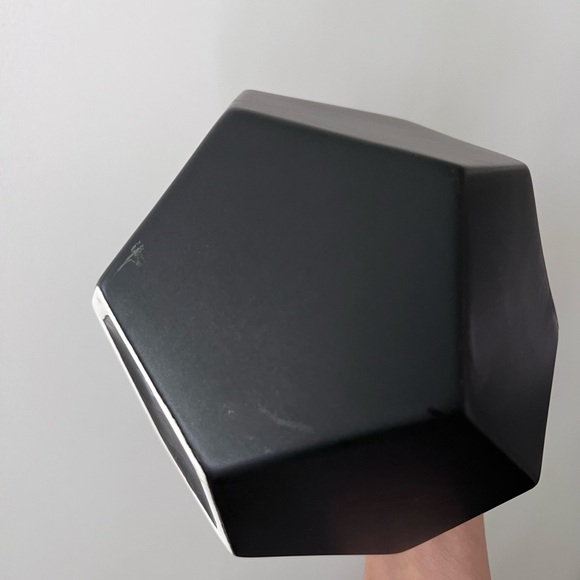 Global Views Dwell Studio faceted matte black vase - Picture 5 of 13